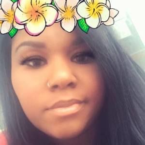 Meet your Posher, Mollie